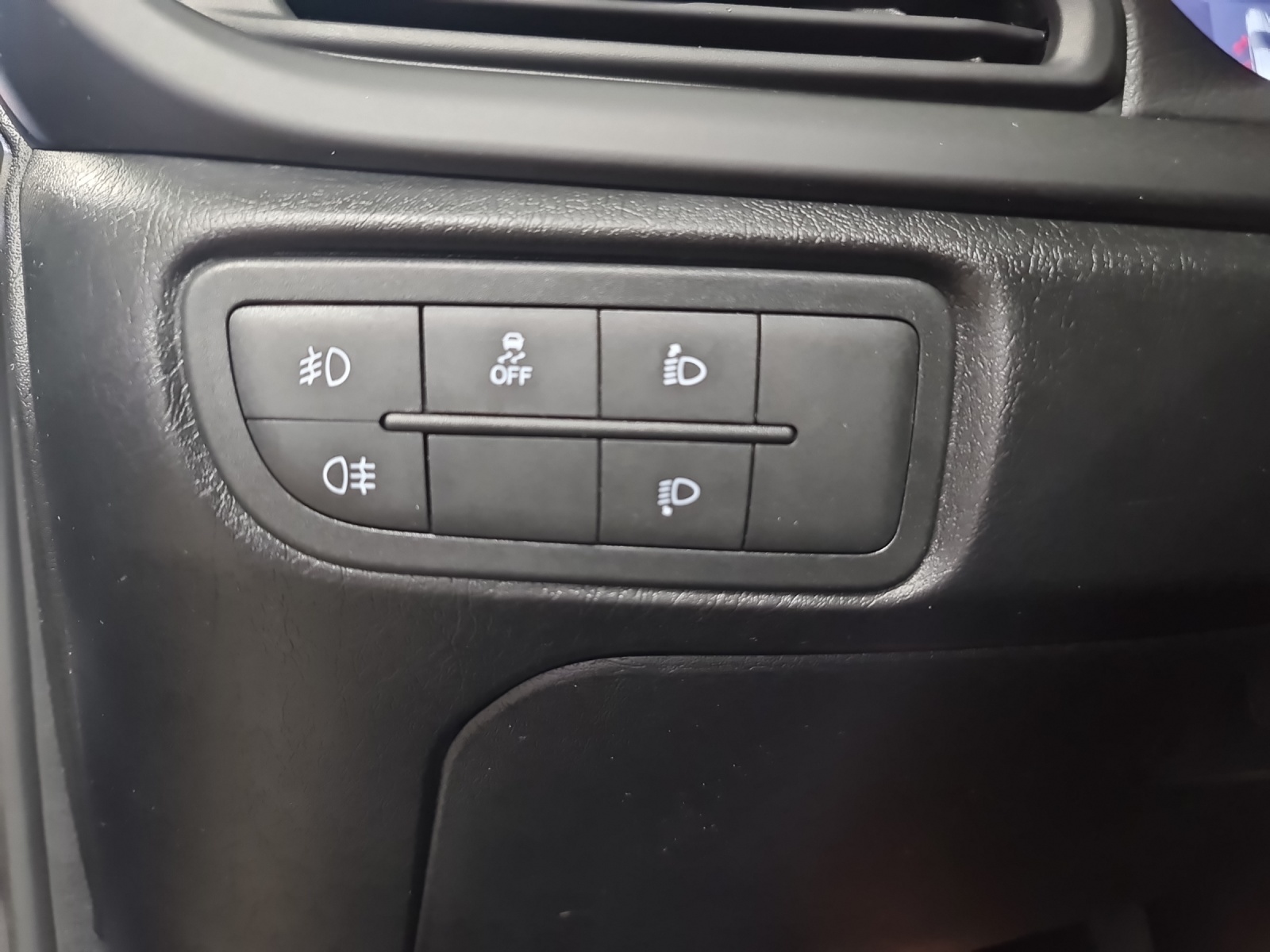FIAT Tipo Hybrid 1.5 Swiss Edition Cross-image-19