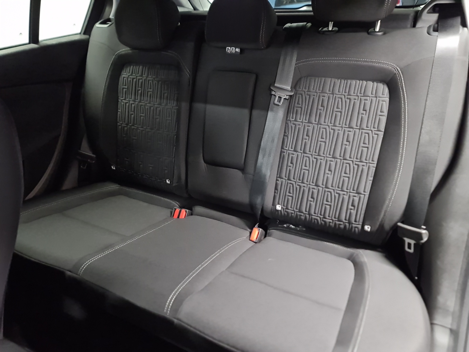 FIAT Tipo Hybrid 1.5 Swiss Edition Cross-image-14