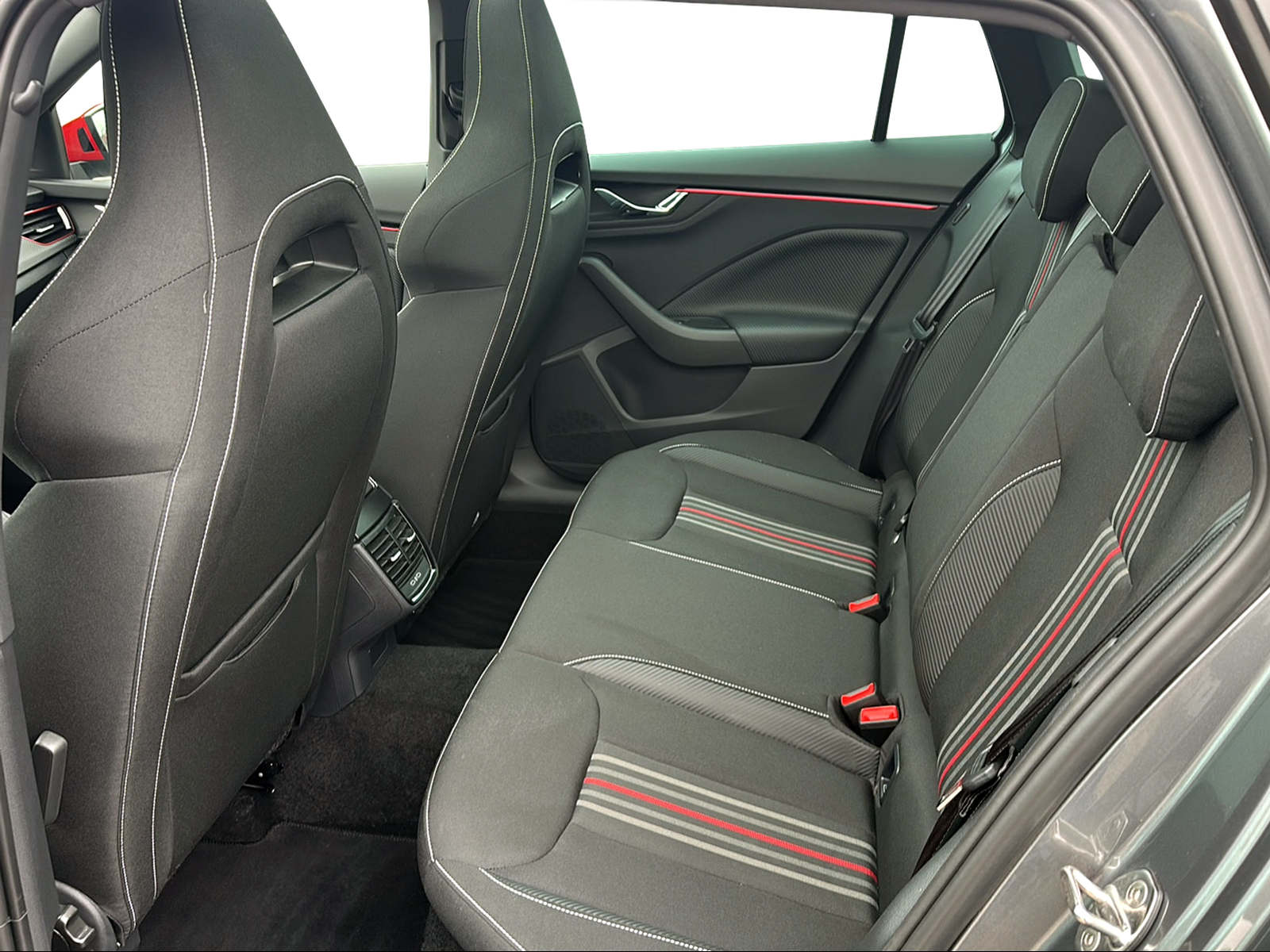 SKODA Scala 1.5 TSI Monte Carlo DSG-image-4