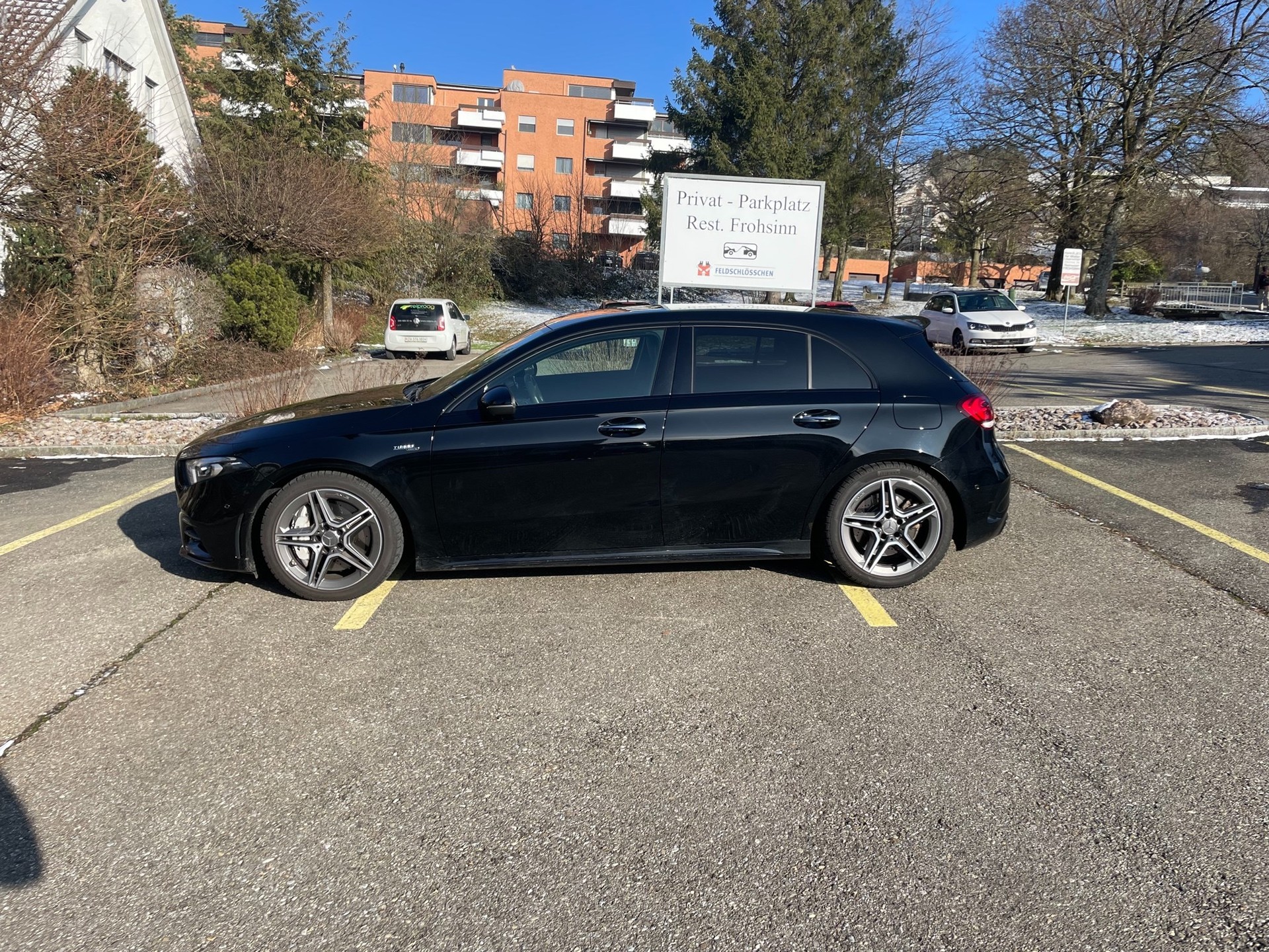 MERCEDES-BENZ A 35 AMG 4Matic Speedshift-image-1
