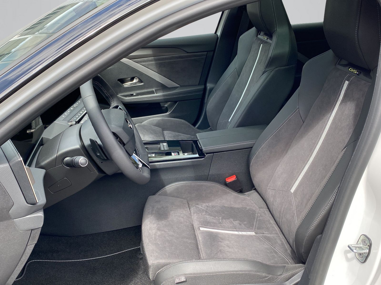 OPEL Astra L 1.6 T PHEV 225 GSe-image-10