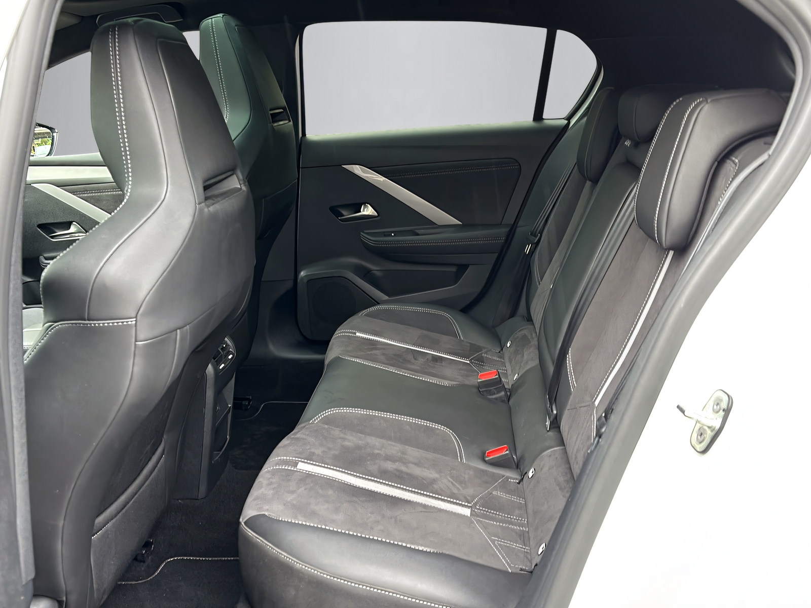 OPEL Astra L 1.6 T PHEV 225 GSe-image-6