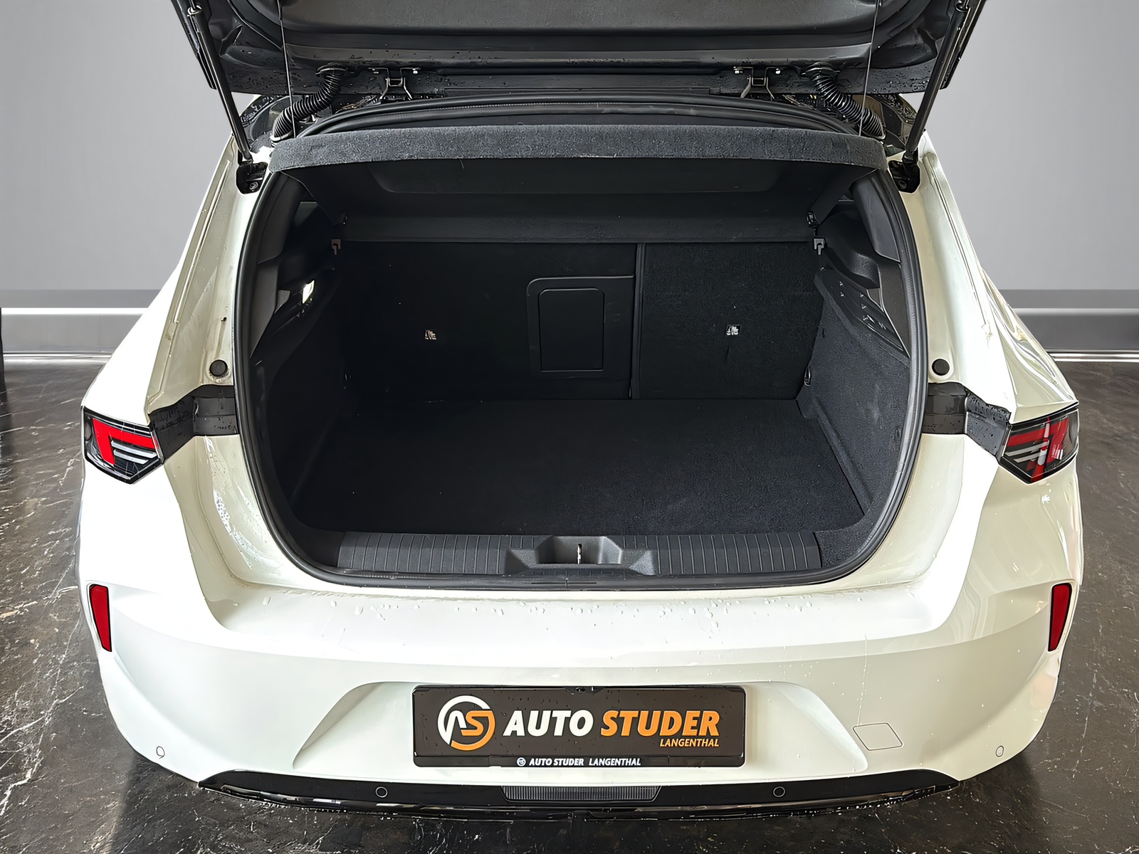 OPEL Astra L 1.6 T PHEV 225 GSe-image-10