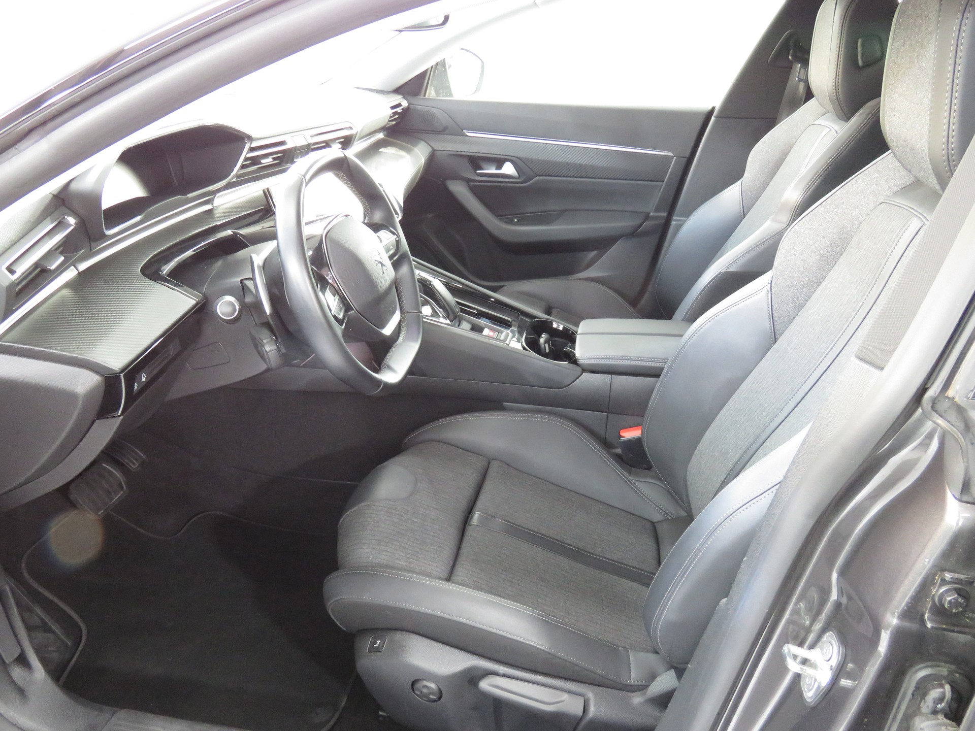 PEUGEOT 508 SW 1.2 Pure Tech Allure Pack EAT8 (Automat)-image-7