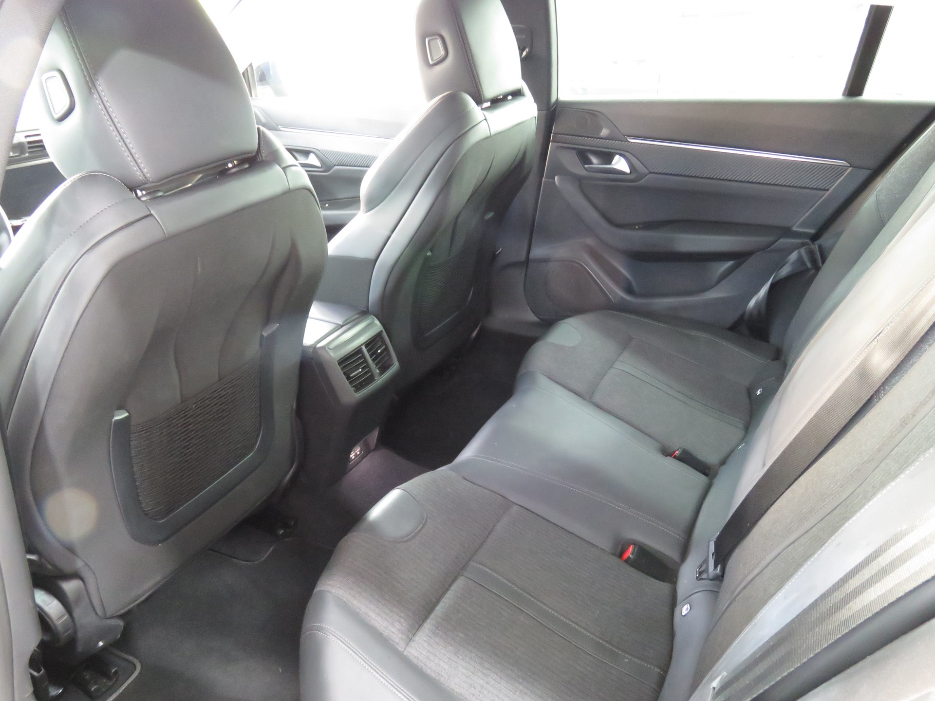 PEUGEOT 508 SW 1.2 Pure Tech Allure Pack EAT8 (Automat)-image-8
