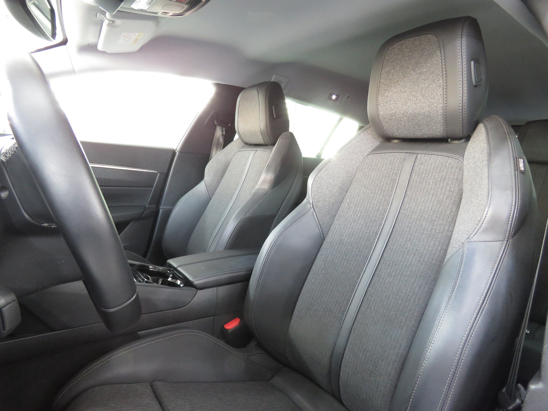 PEUGEOT 508 SW 1.2 Pure Tech Allure Pack EAT8 (Automat)-image-27
