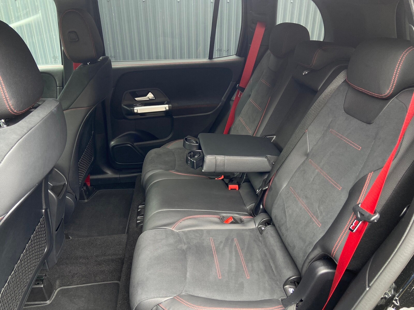 MERCEDES-BENZ GLB 35 AMG 4Matic 8G-Tronic-image-6