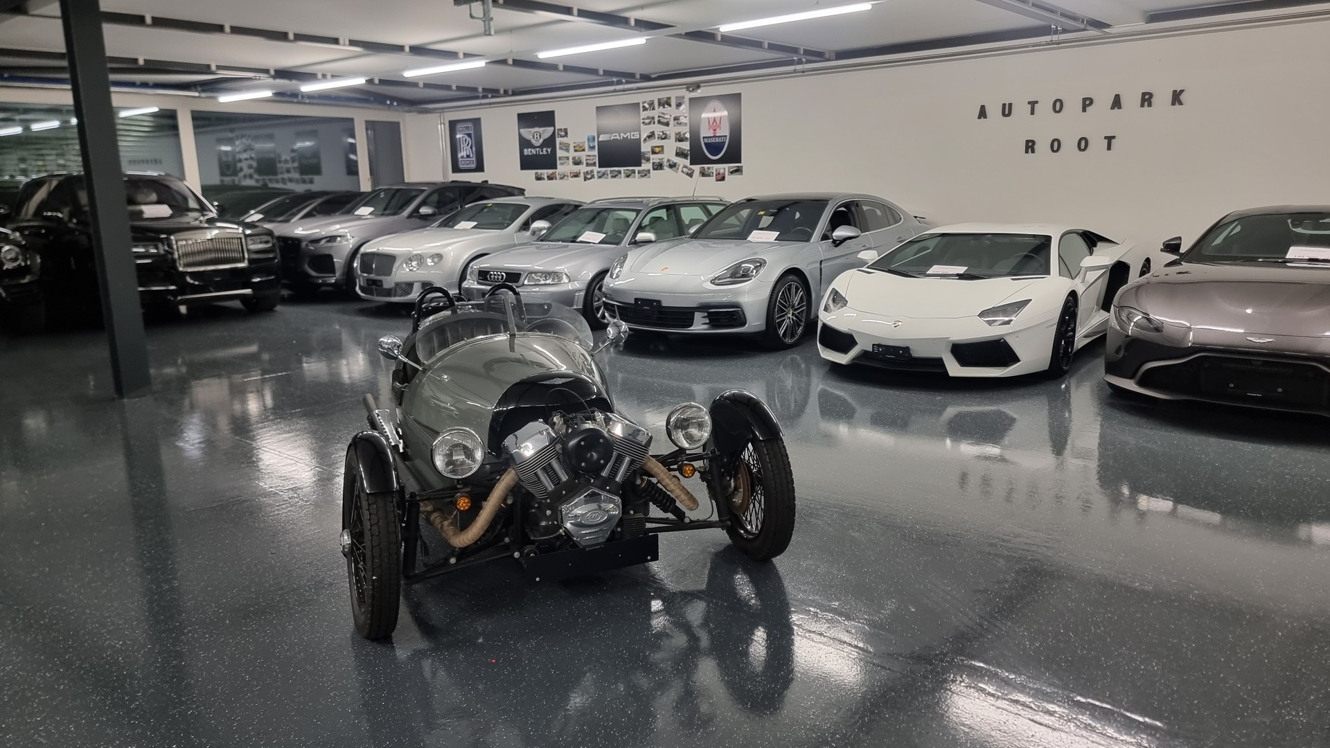 MORGAN Cabriolet-showroom-element-2