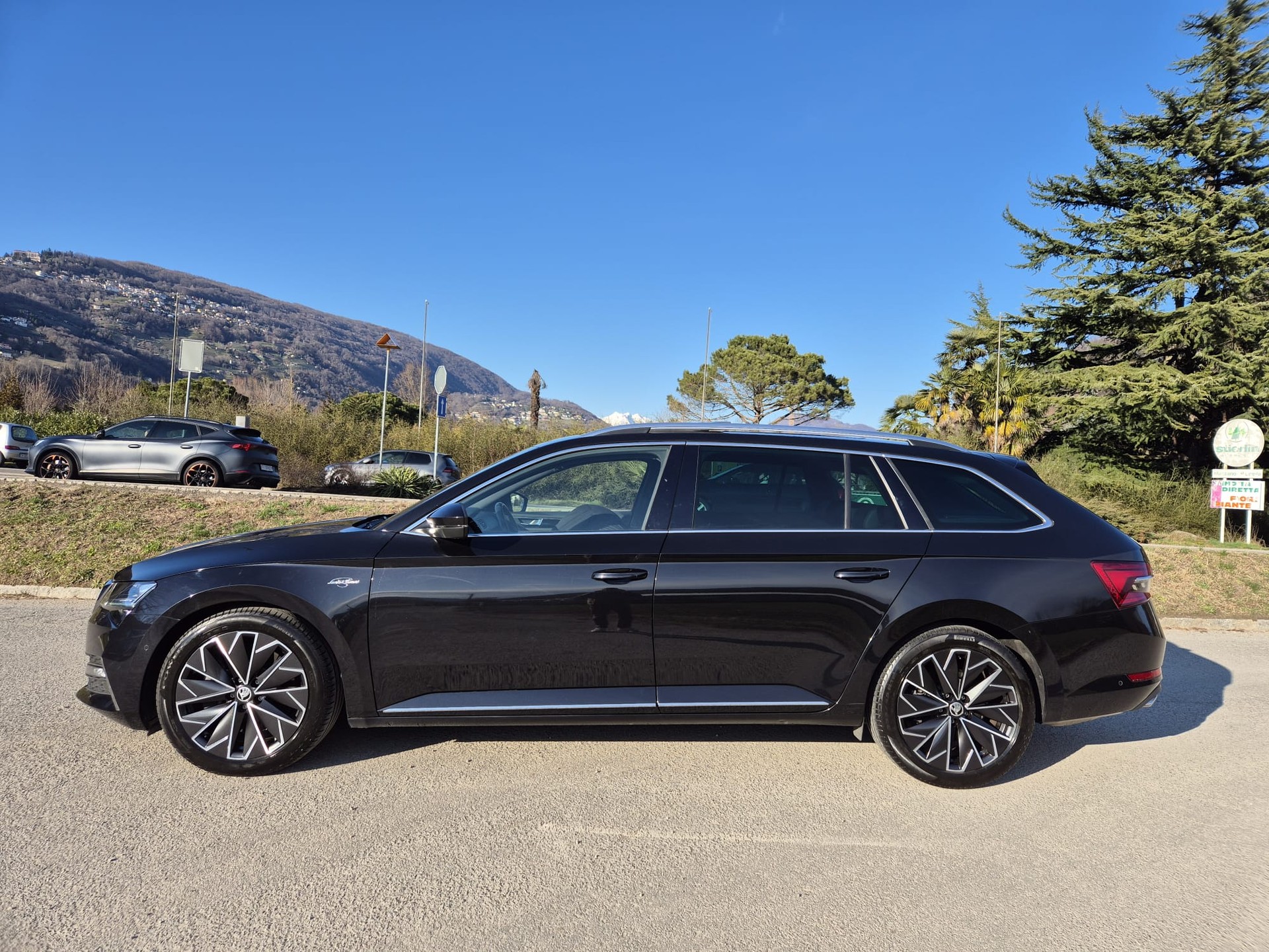 SKODA Superb Combi 2.0 TSI L&K 4x4 DSG-image-4