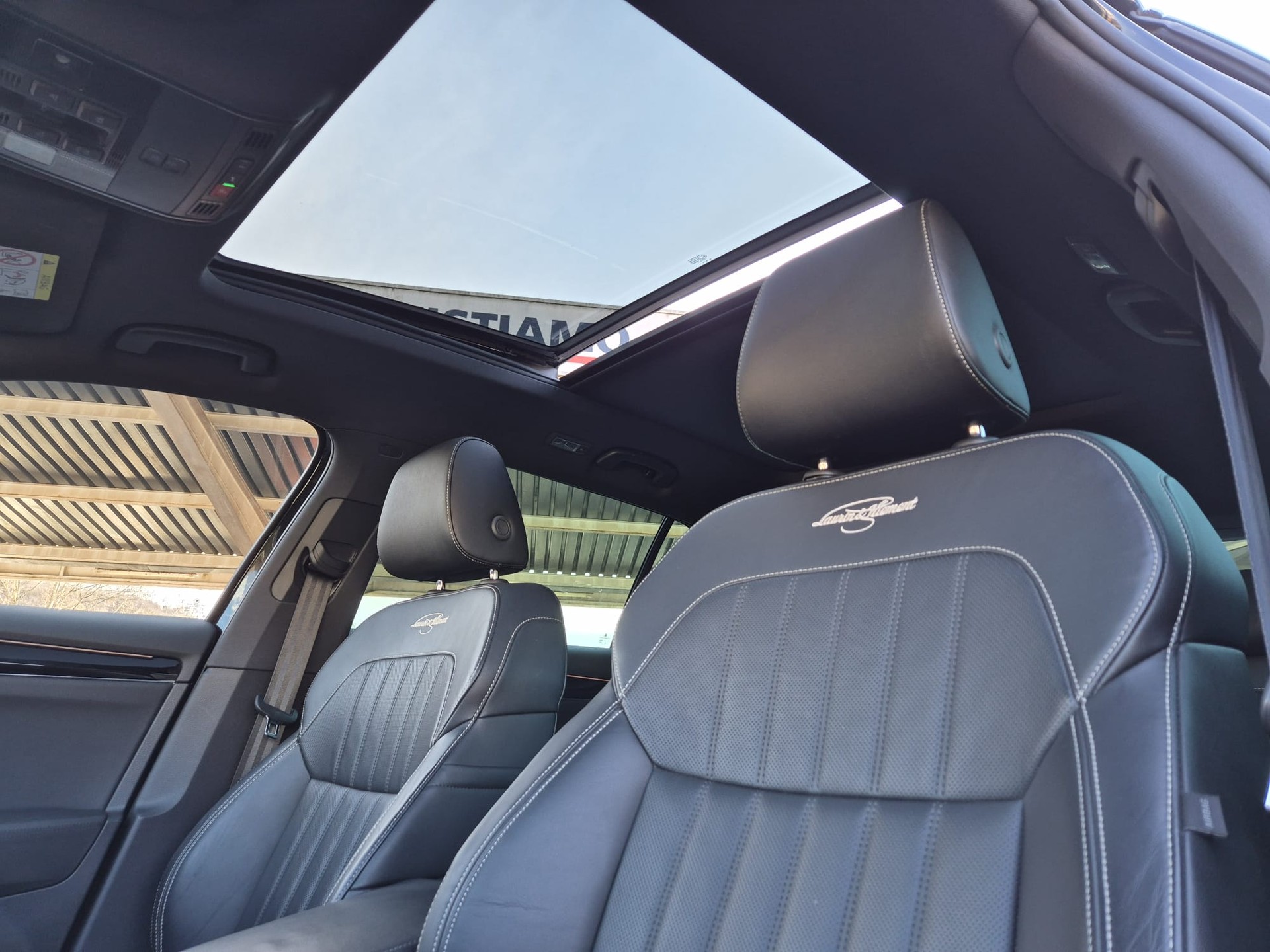 SKODA Superb Combi 2.0 TSI L&K 4x4 DSG-image-11