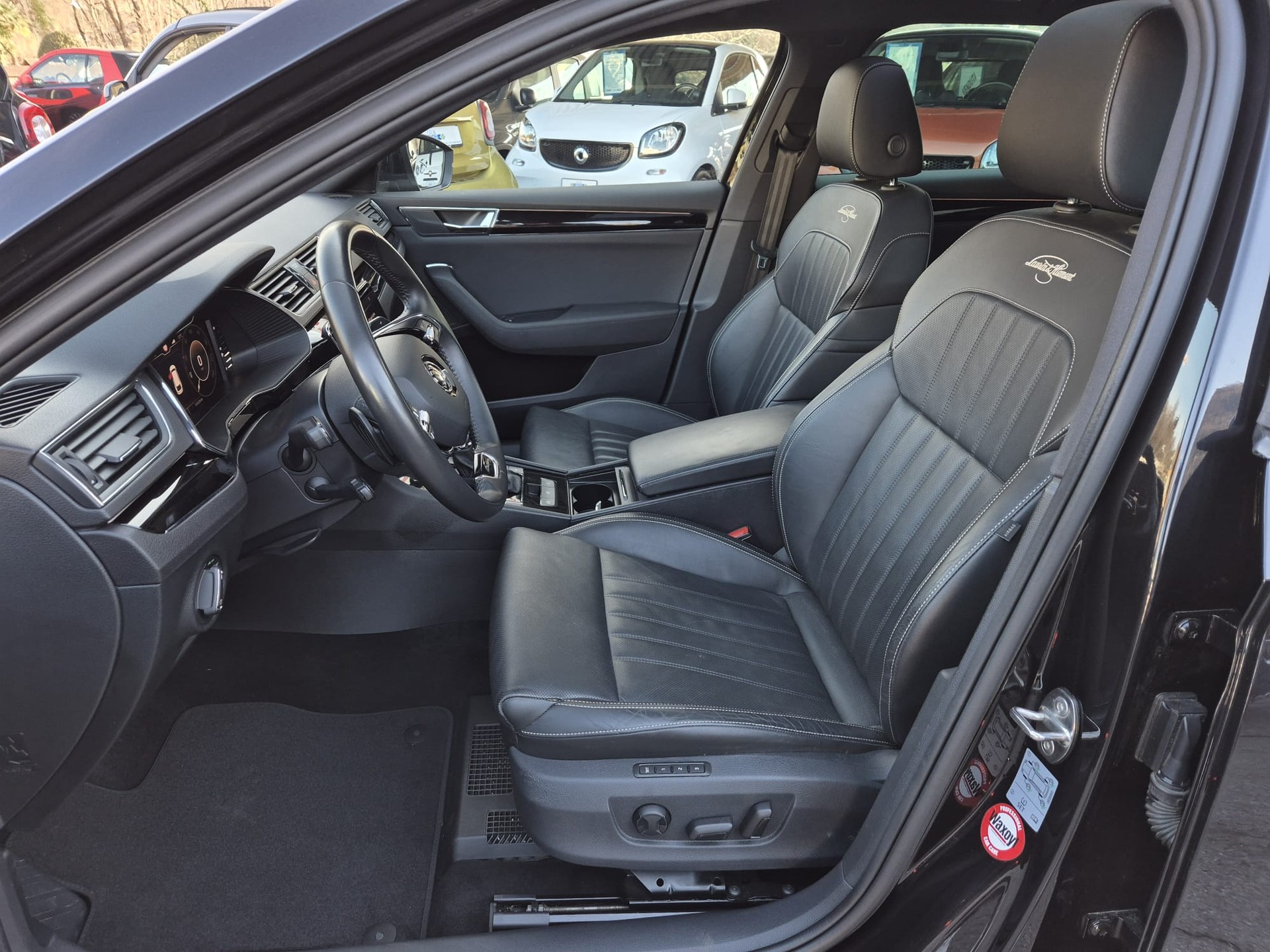 SKODA Superb Combi 2.0 TSI L&K 4x4 DSG-image-7