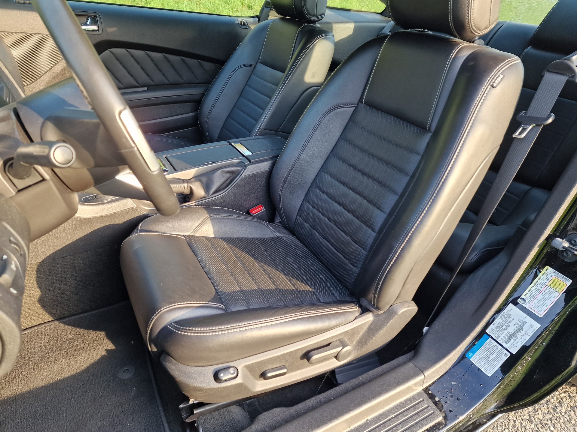 FORD Mustang GT Premium V8 420PS Automat-image-14