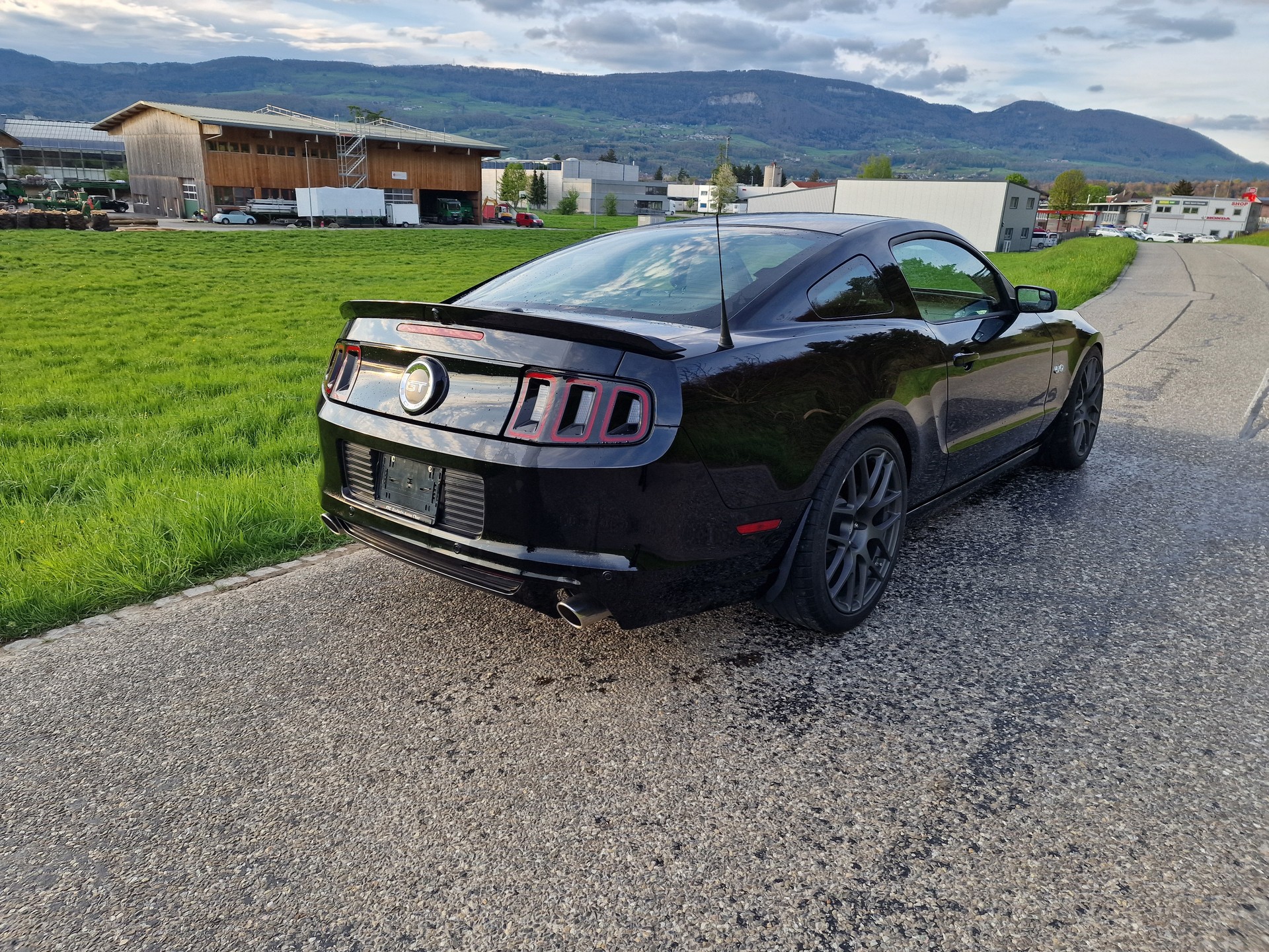 FORD Mustang GT Premium V8 420PS Automat-image-8
