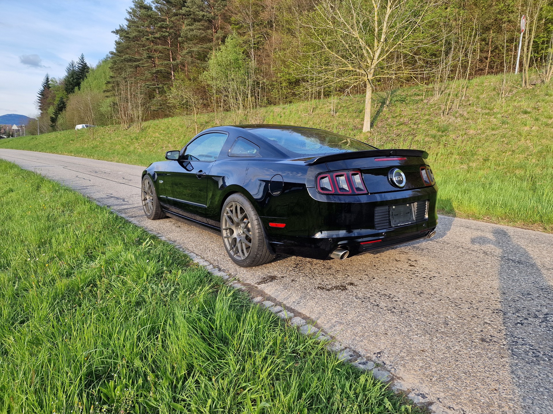 FORD Mustang GT Premium V8 420PS Automat-image-6