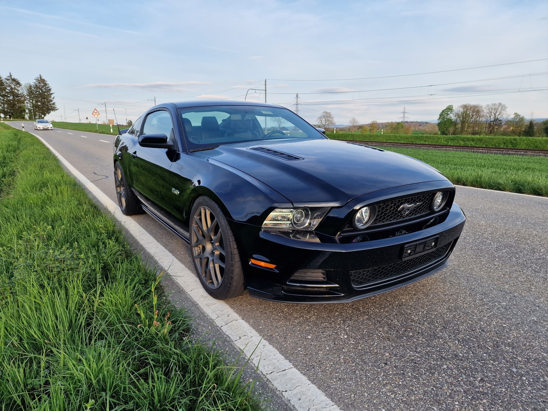 FORD Mustang GT Premium V8 420PS Automat-image-3