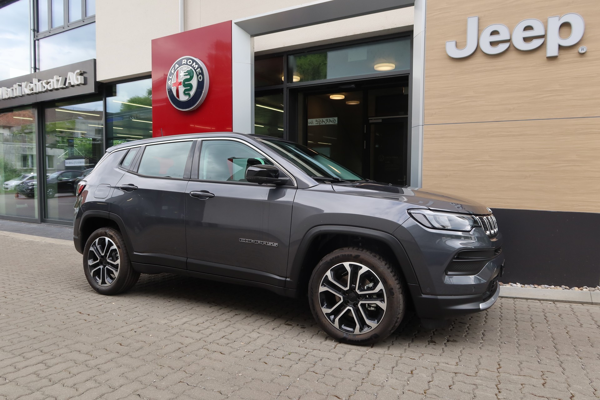 JEEP Compass 4x2 1.5 T Sw.Alt.-image-2