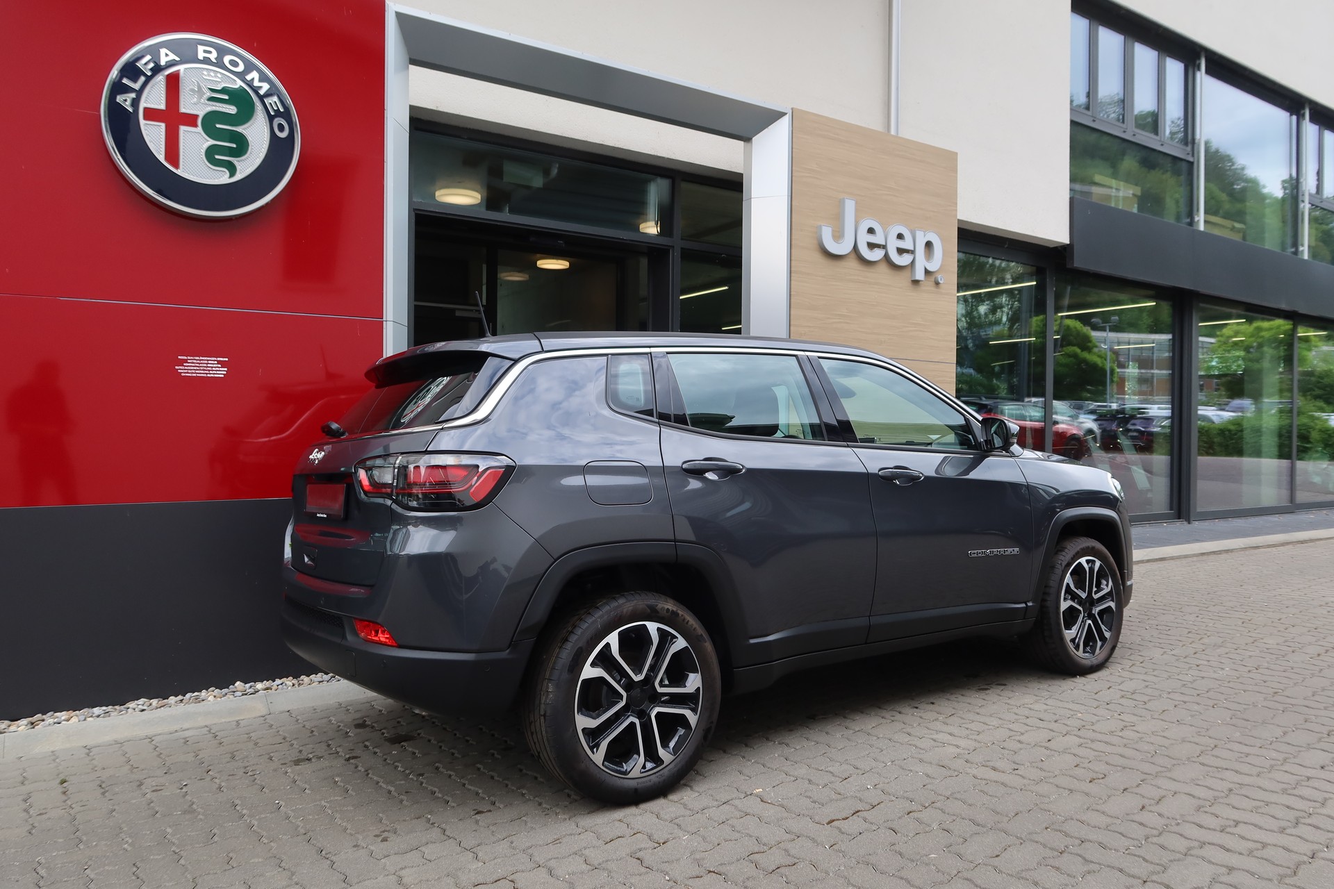 JEEP Compass 4x2 1.5 T Sw.Alt.-image-5