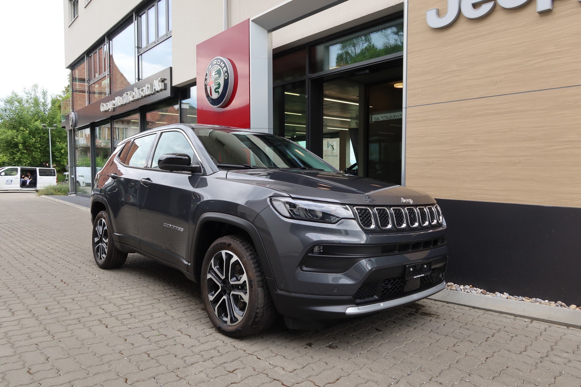 JEEP Compass 4x2 1.5 T Sw.Alt.-image-1