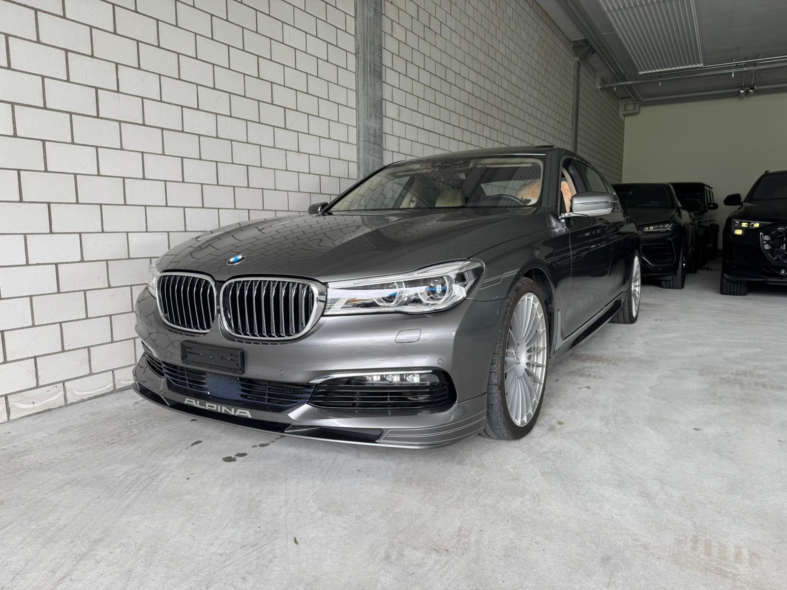 BMW-ALPINA B7 L BiTurbo 4.4 V8 xDrive Switch-Tronic Vollausstattung-showroom-element-1