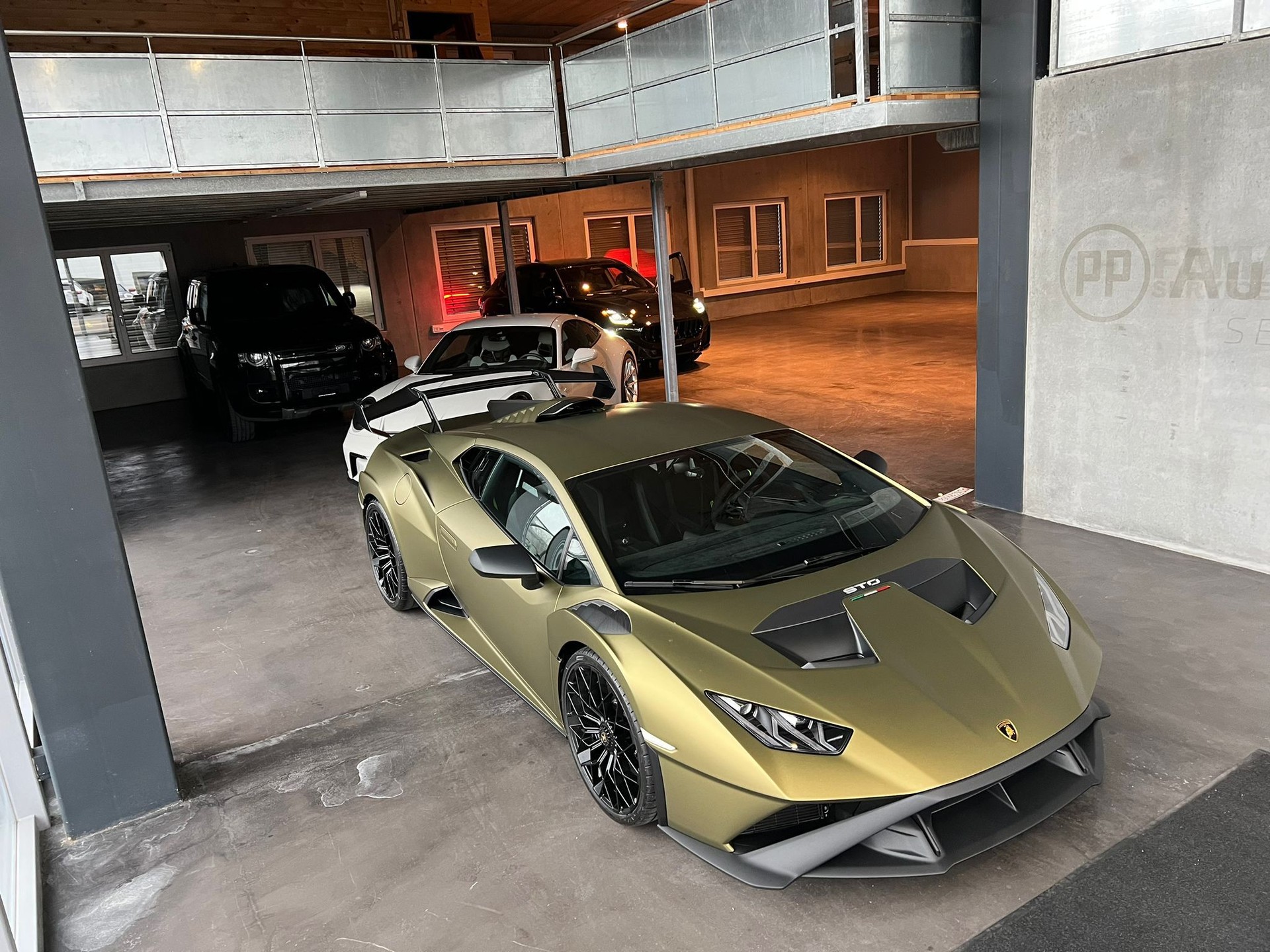 LAMBORGHINI Huracan STO Coupé DCT RWD-showroom-element-1