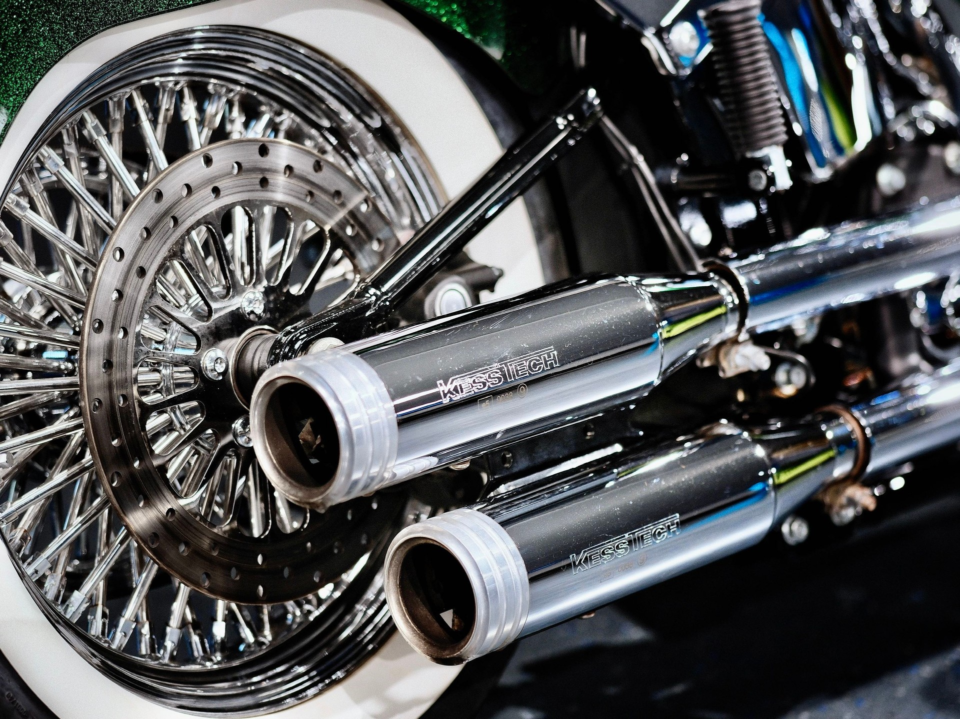 HARLEY-DAVIDSON FLSTN Softail Deluxe ABS-image-9