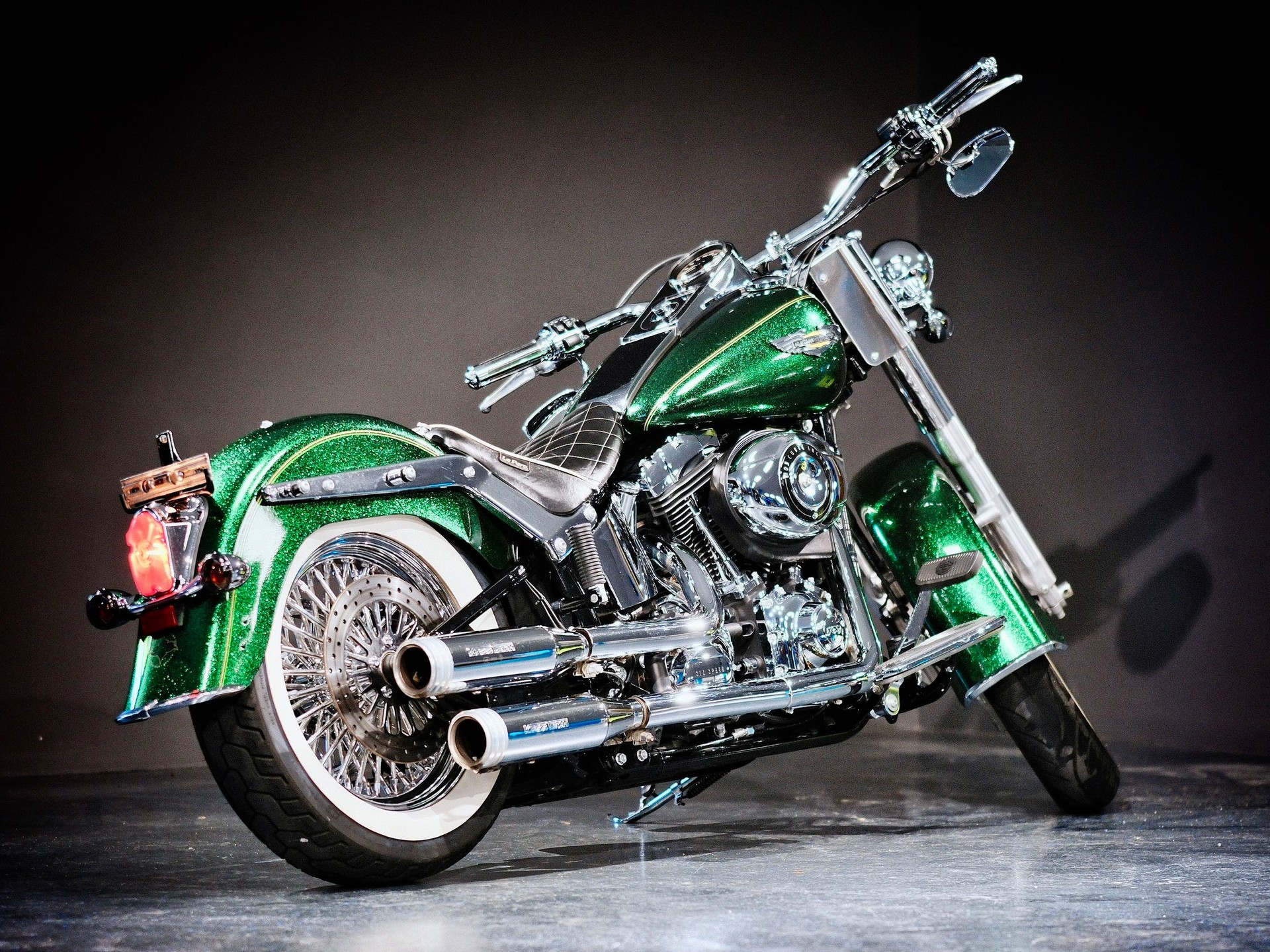 HARLEY-DAVIDSON FLSTN Softail Deluxe ABS-showroom-element-2