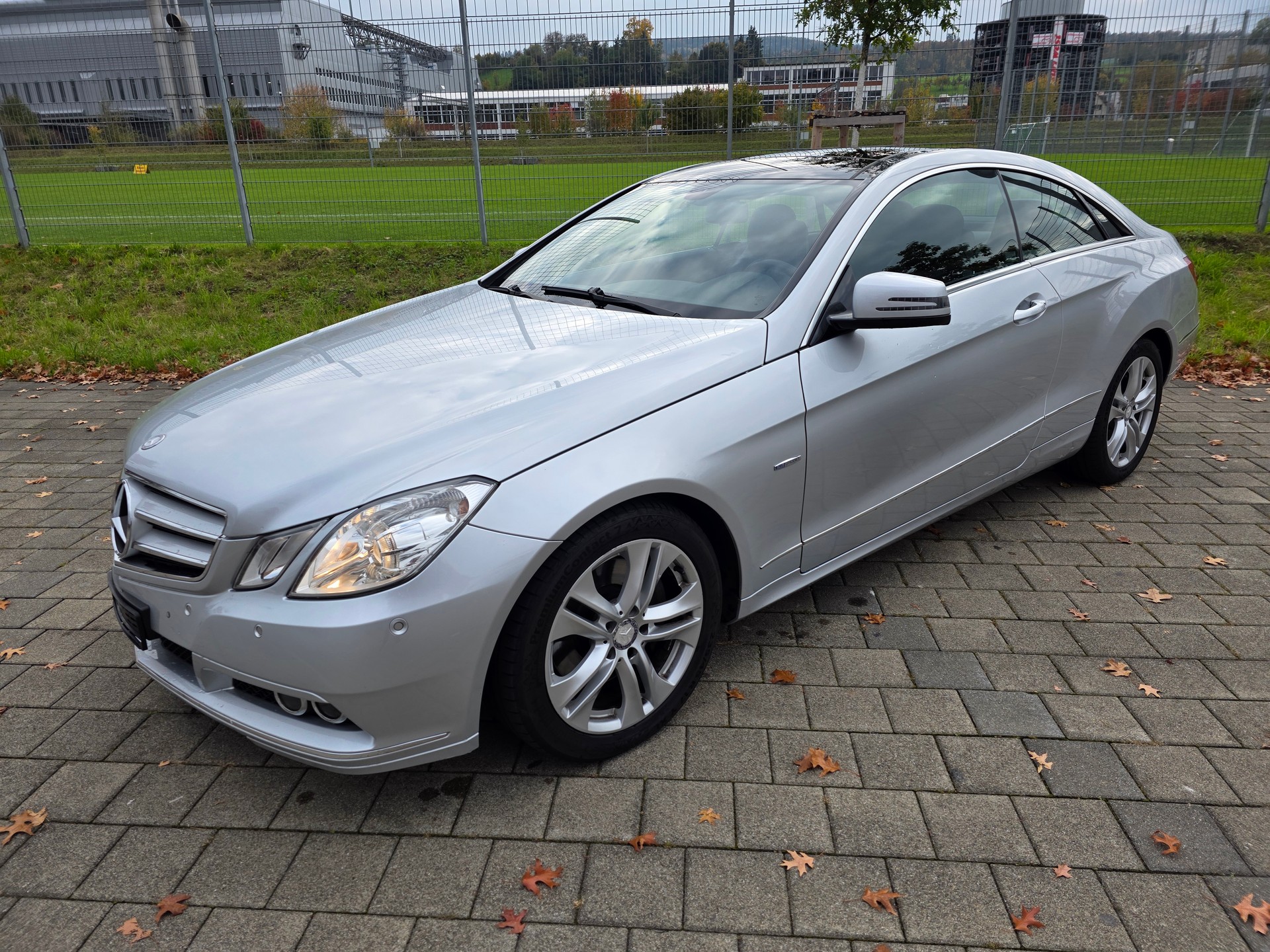 MERCEDES-BENZ E 350 CGI BlueEfficiency 7G-Tronic-image-0