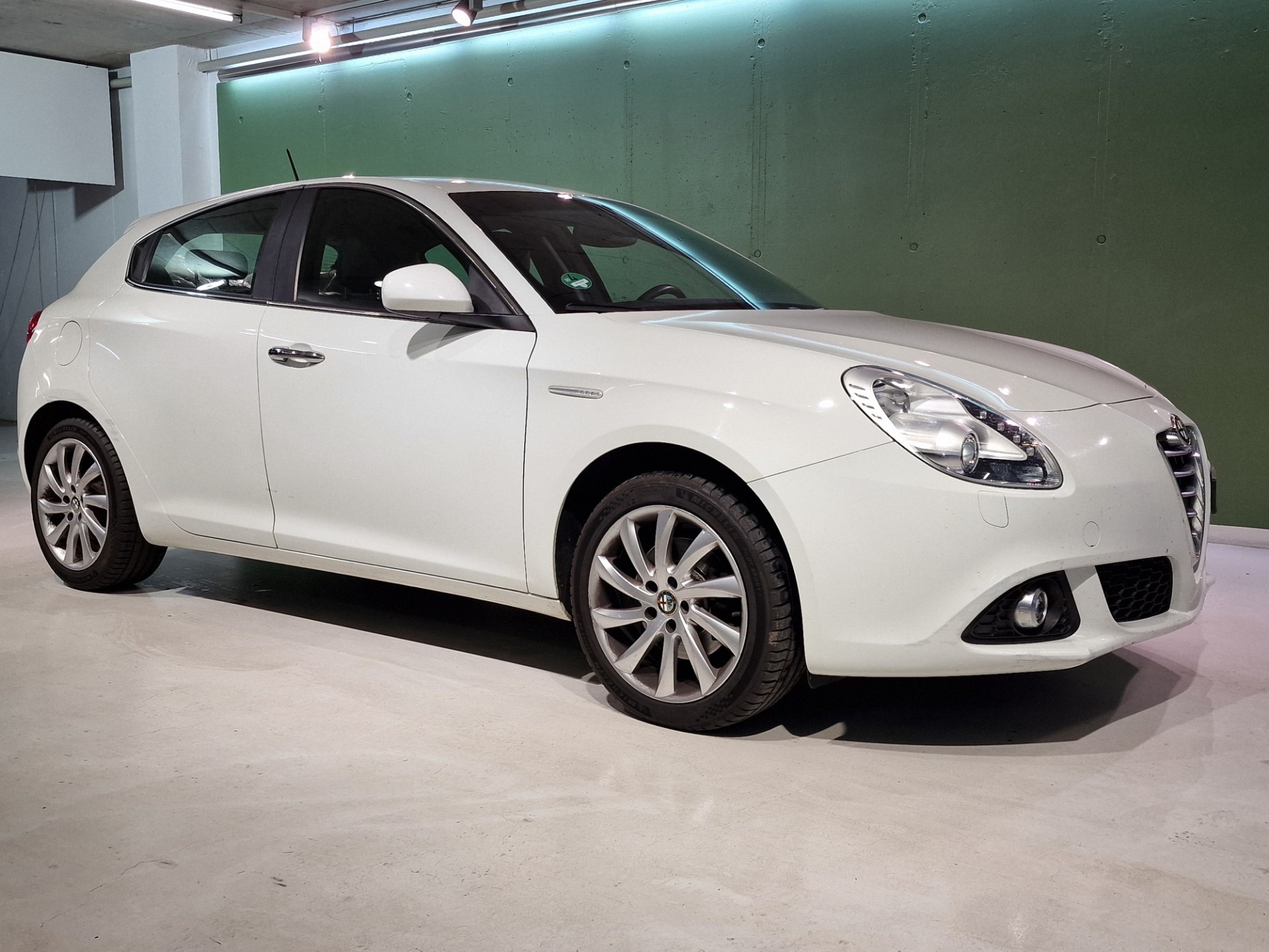 ALFA ROMEO Giulietta 1.4 MultiAir Distinctive TCT-image-0
