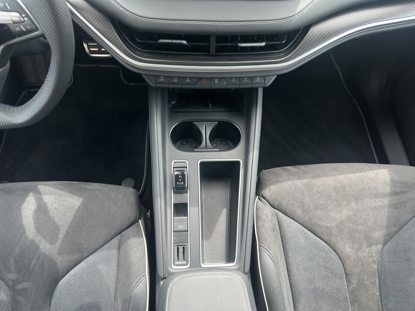 SKODA Enyaq 85x Sportline 4x4-image-11