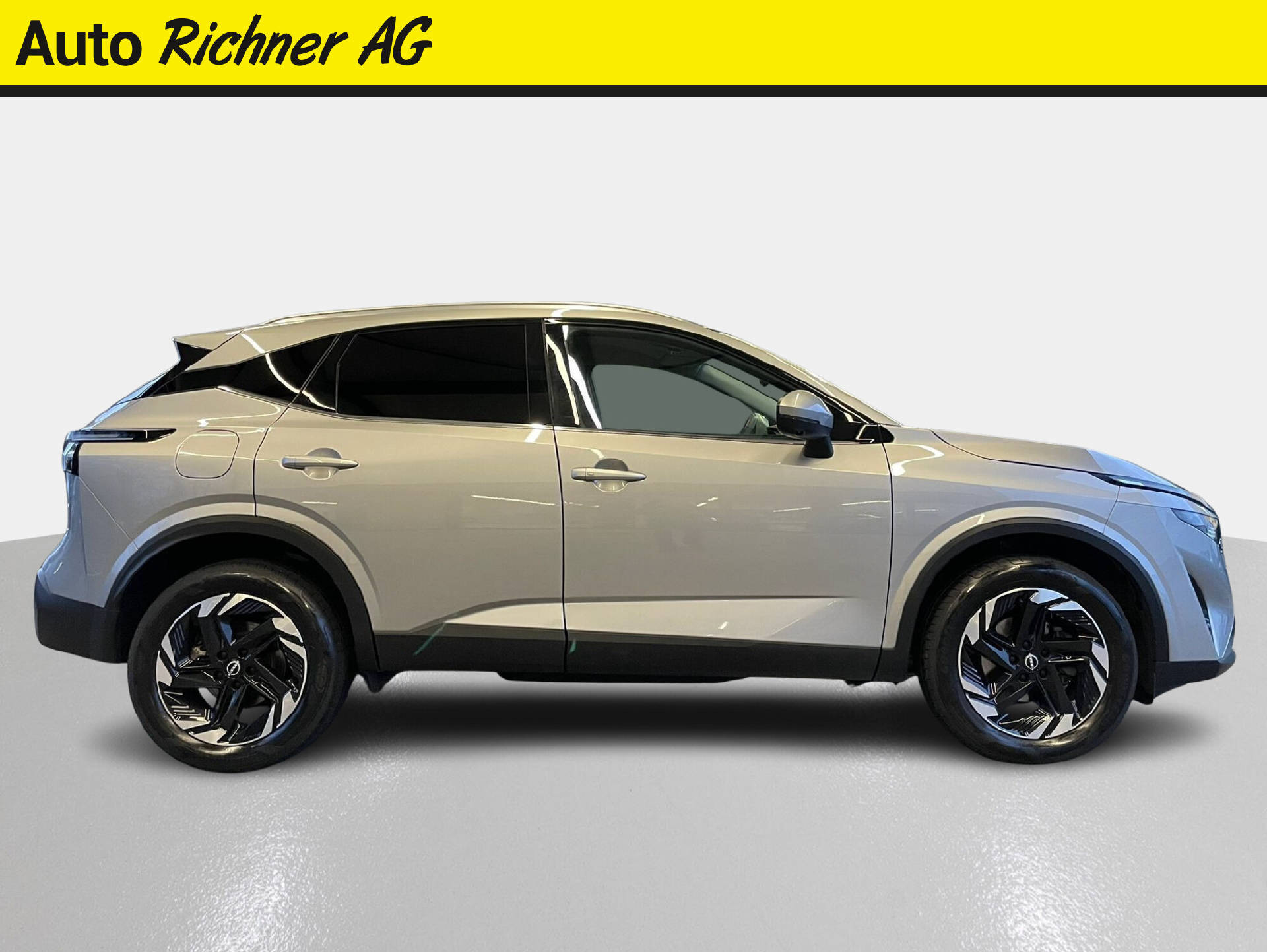 NISSAN Qashqai 1.3 DIG-T Tekna-image-2