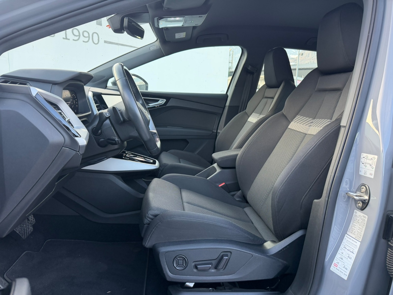 AUDI Q4 e-tron 50 quattro-image-10