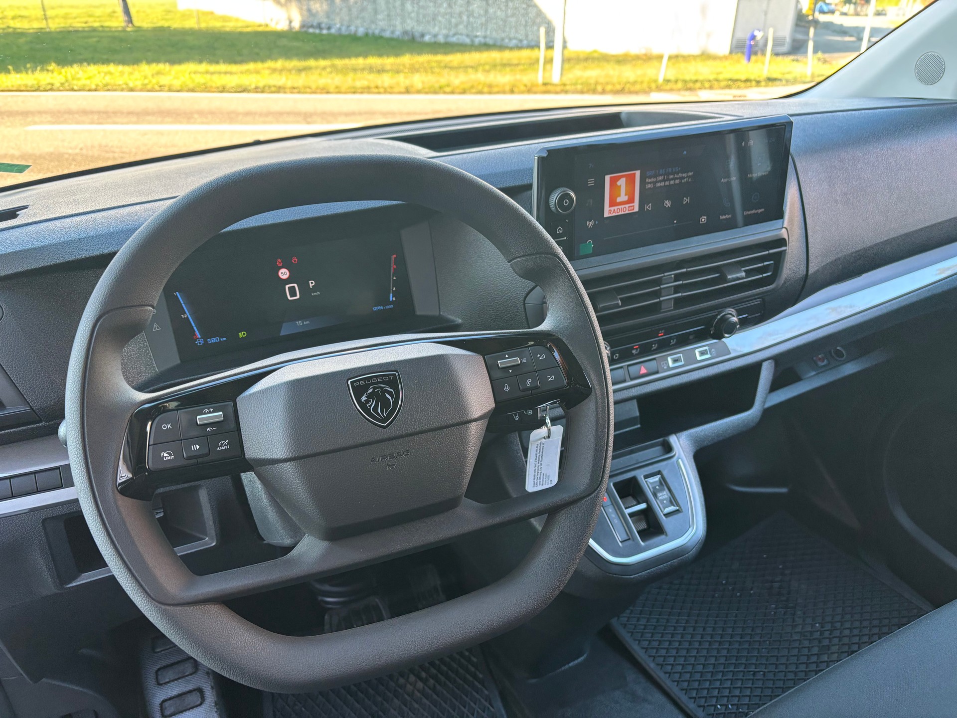PEUGEOT Expert 2.2 BlueHDi 150 S&S Standard EAT8-image-9