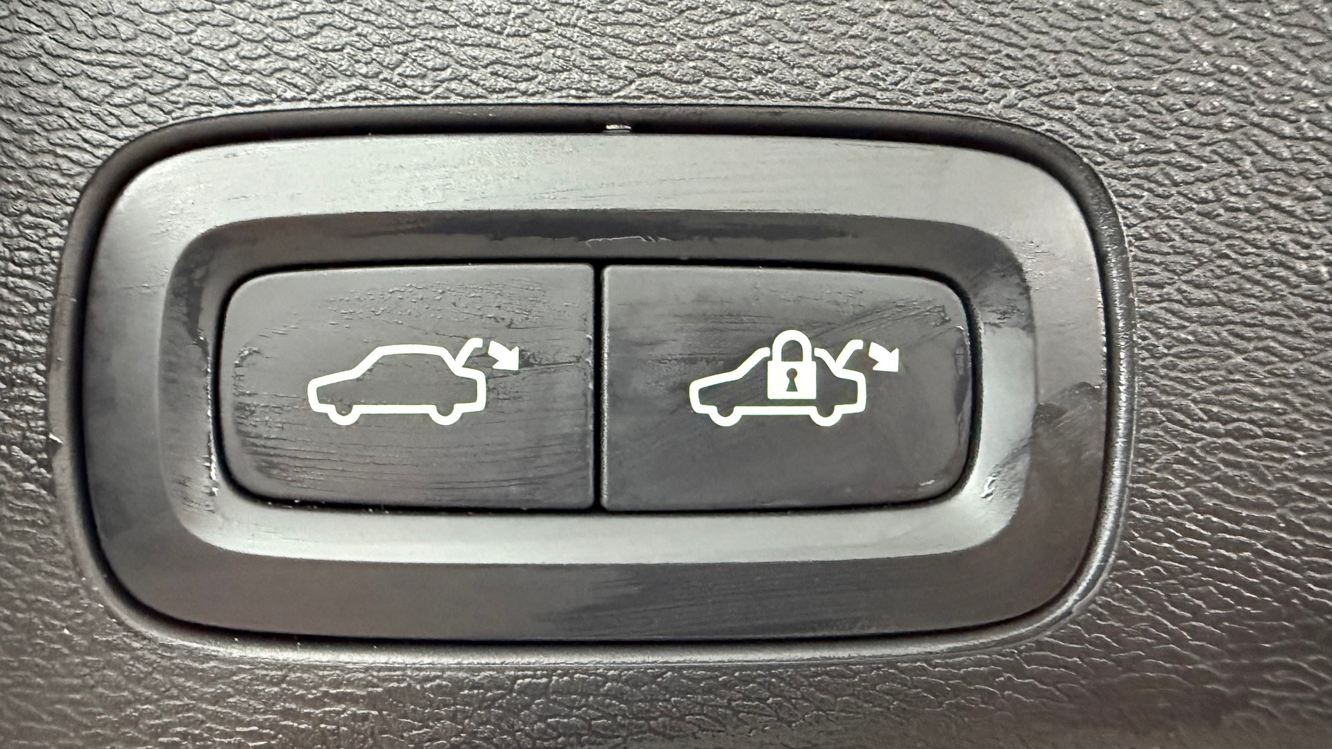 VOLVO XC60 2.0 T8 TE Inscription eAW-image-15