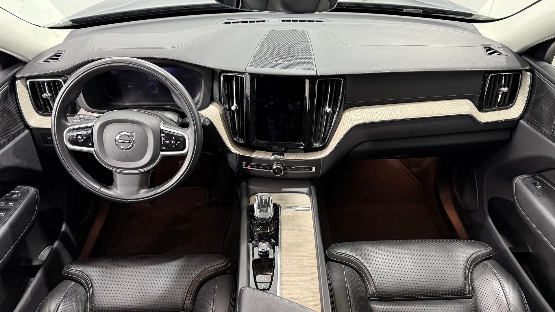 VOLVO XC60 2.0 T8 TE Inscription eAW-image-4