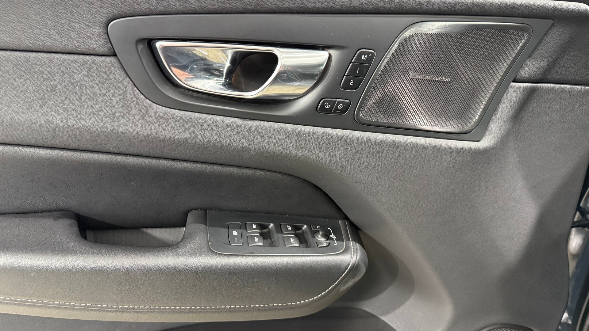 VOLVO XC60 2.0 T8 TE Inscription eAW-image-11