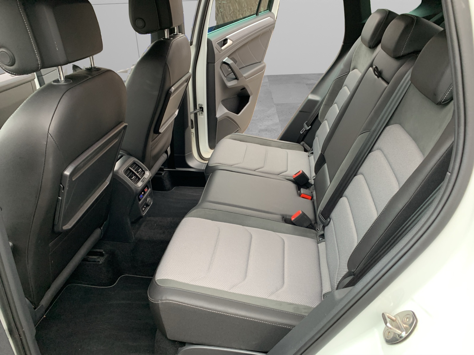 VW Tiguan 2.0TDI High 4M-image-12