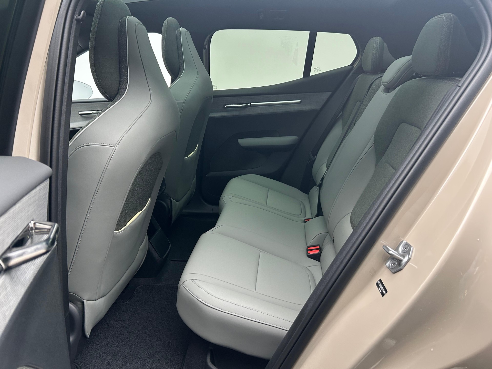 VOLVO EX30 E60 Twin Ultra Performance AWD-image-18