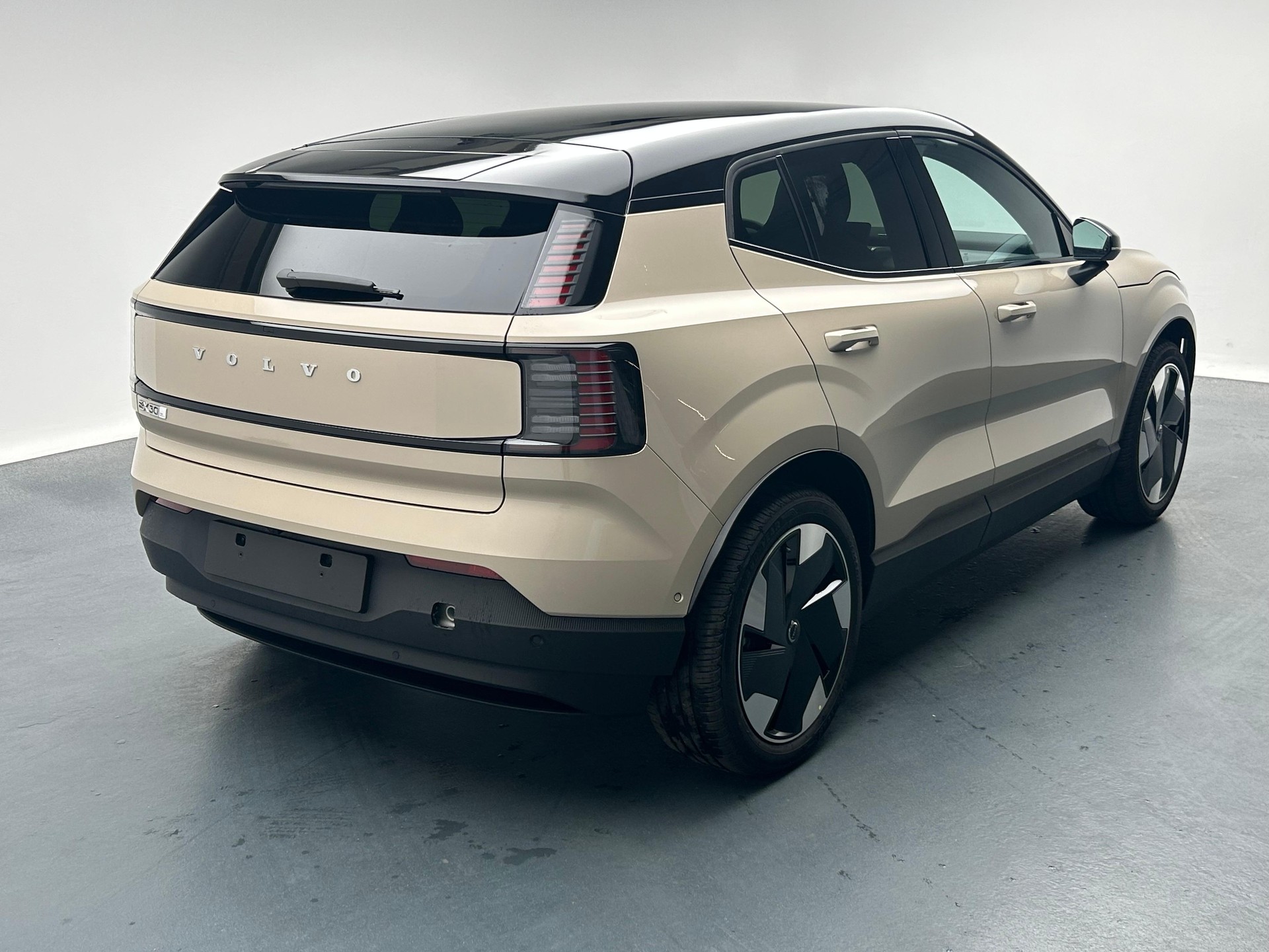 VOLVO EX30 E60 Twin Ultra Performance AWD-image-23