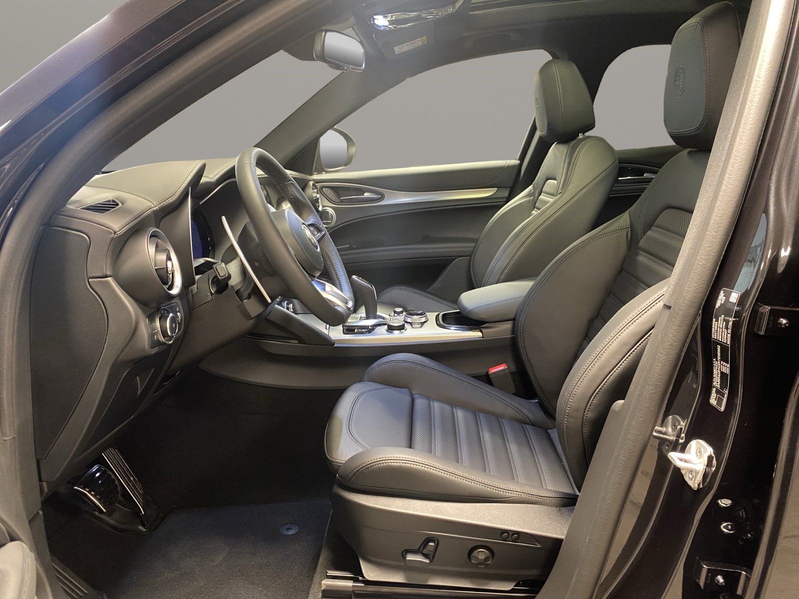ALFA ROMEO STELVIO 2.0 Q4 280 Veloce P-image-10
