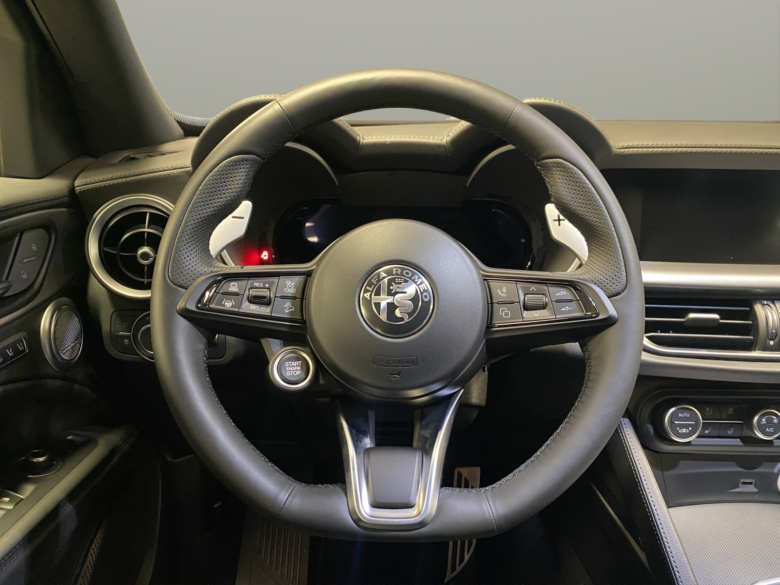 ALFA ROMEO STELVIO 2.0 Q4 280 Veloce P-image-12