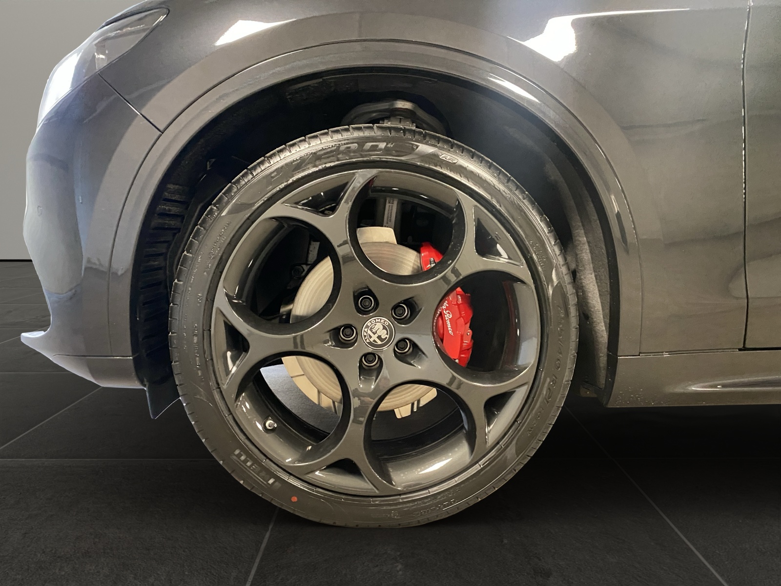 ALFA ROMEO STELVIO 2.0 Q4 280 Veloce P-image-9