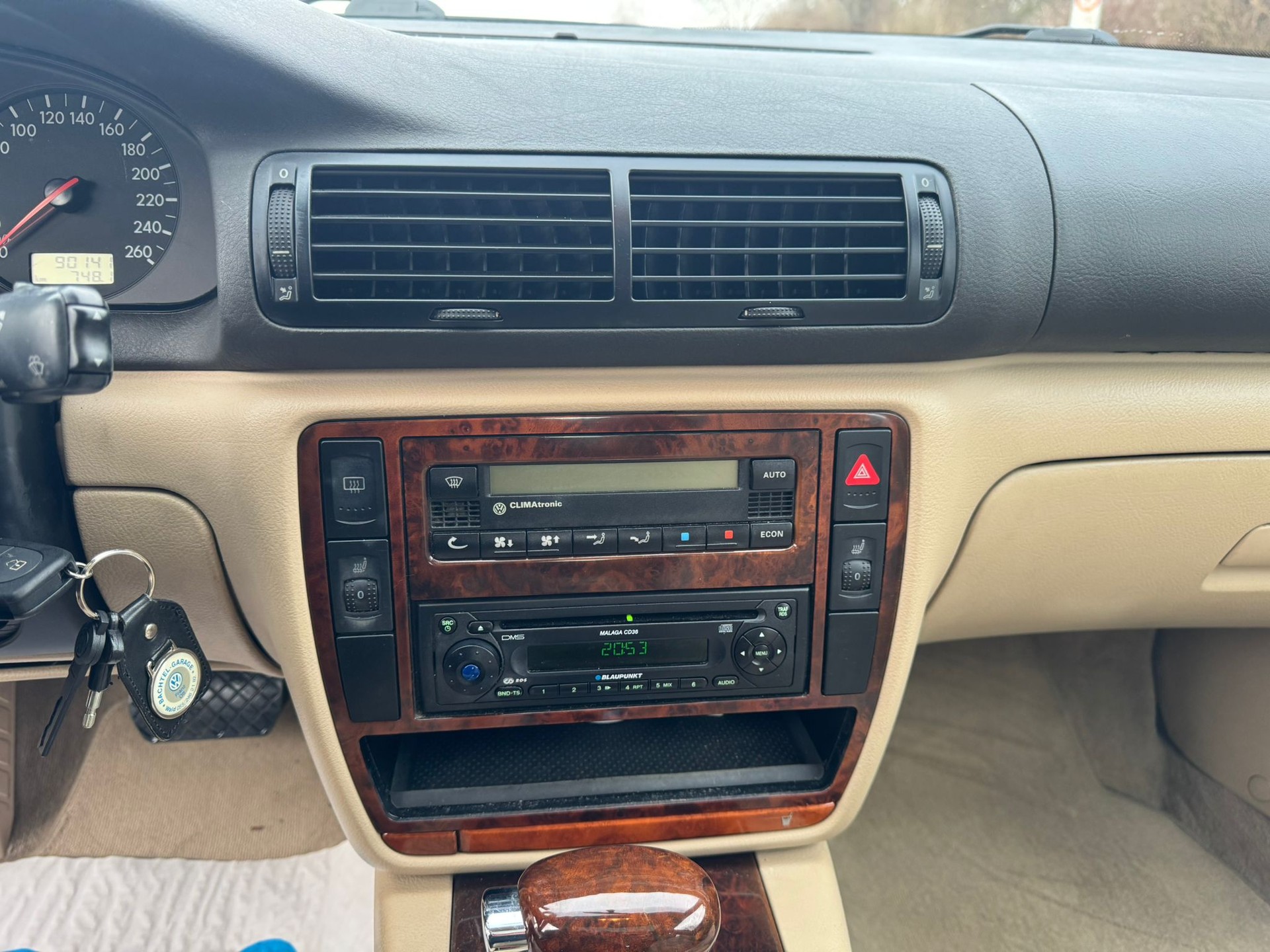 VW Passat 2.3 VR5 Highline-image-21