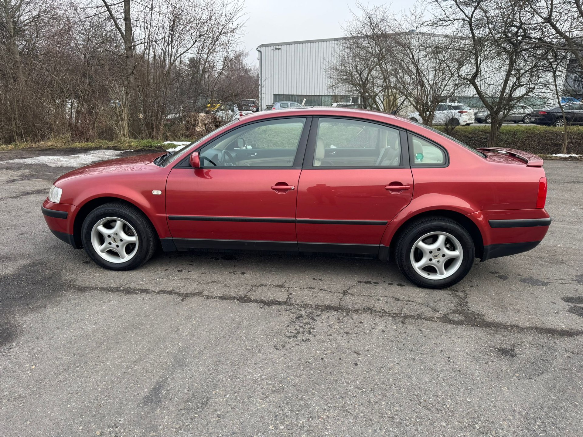 VW Passat 2.3 VR5 Highline-image-7