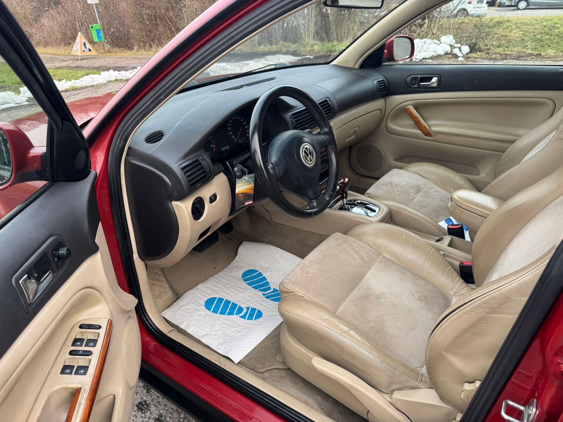 VW Passat 2.3 VR5 Highline-image-10