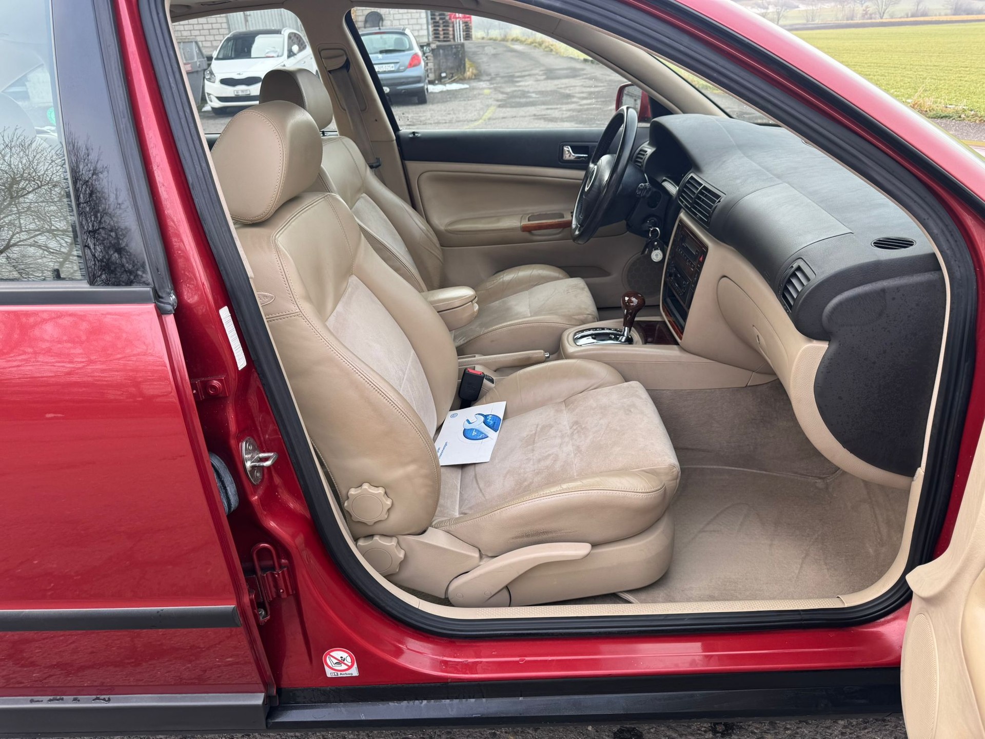 VW Passat 2.3 VR5 Highline-image-11