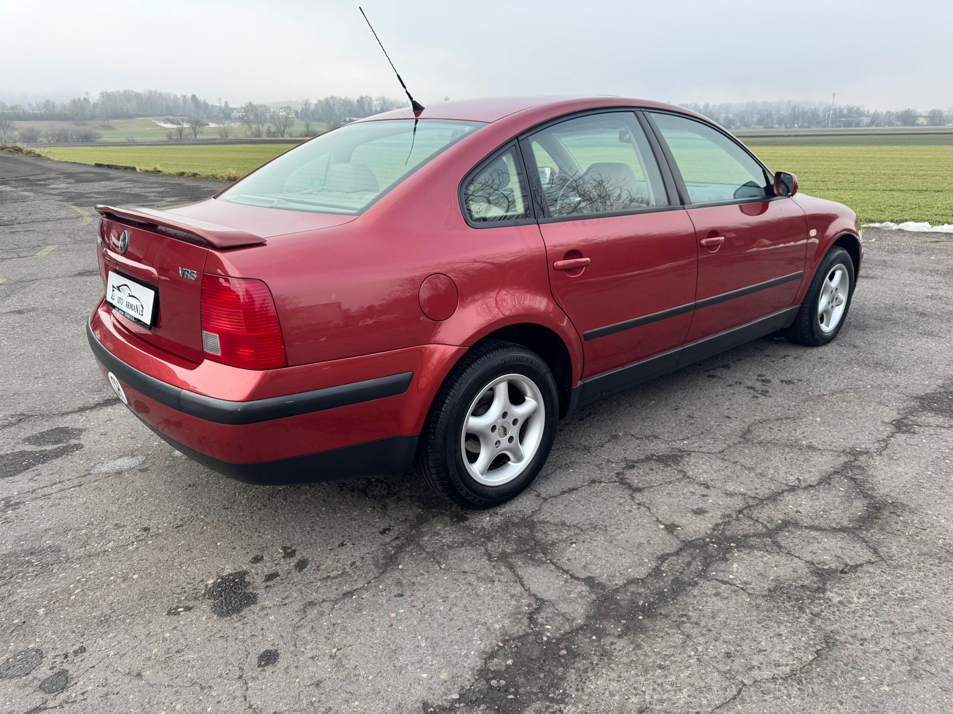 VW Passat 2.3 VR5 Highline-image-5