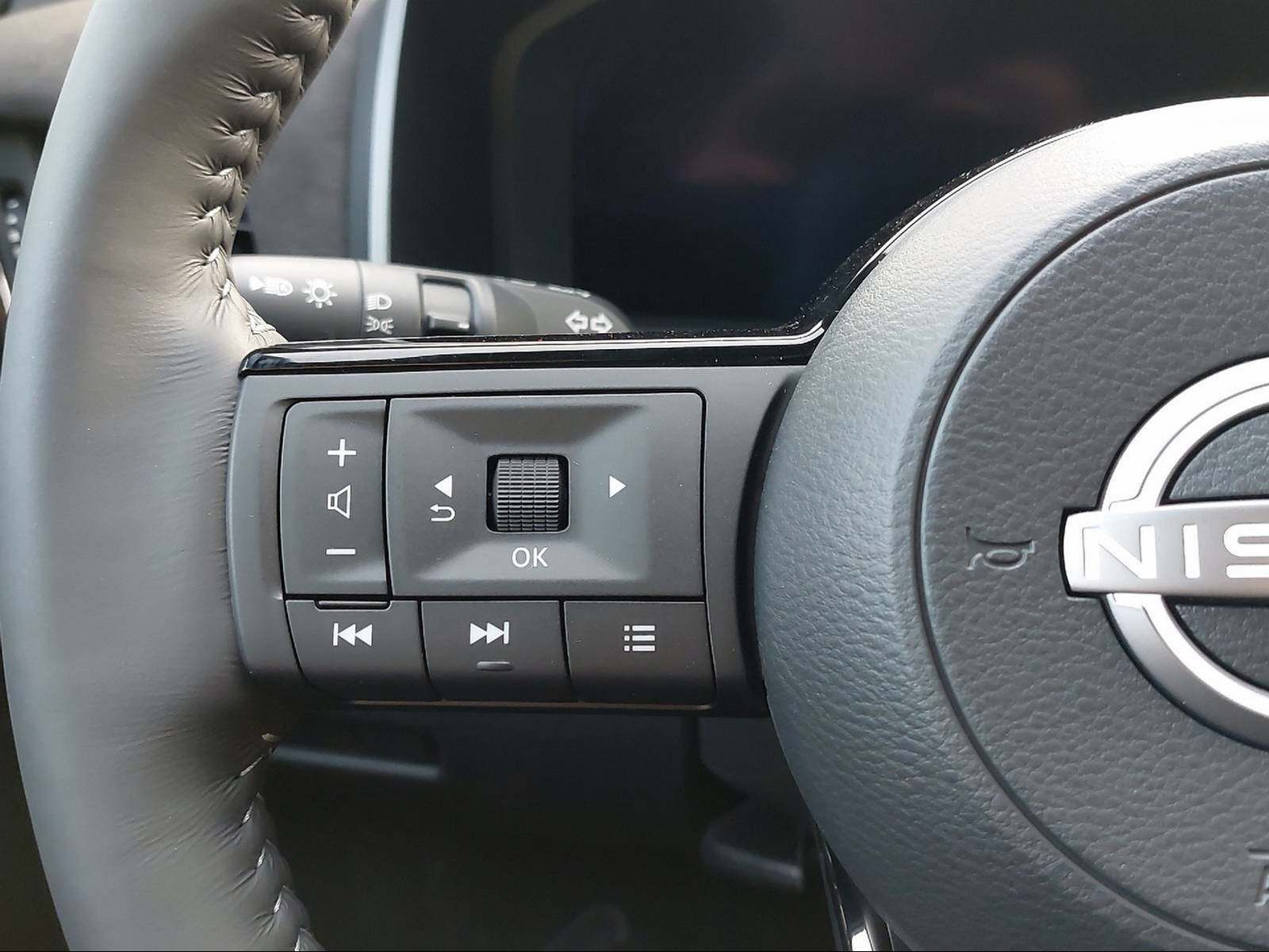 NISSAN Qashqai 1.5 VC-T N-Connecta-image-13