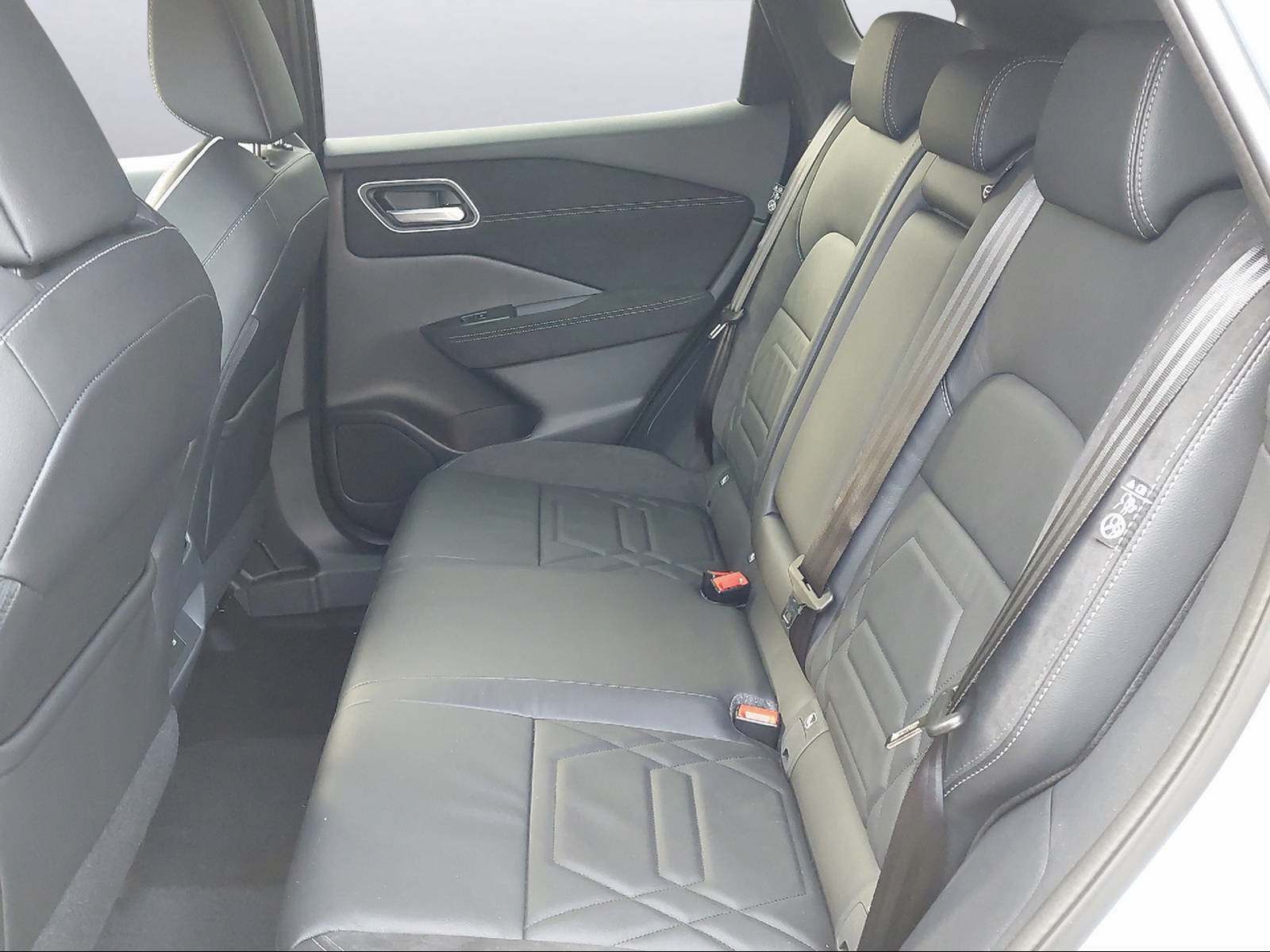 NISSAN Qashqai 1.5 VC-T N-Connecta-image-8