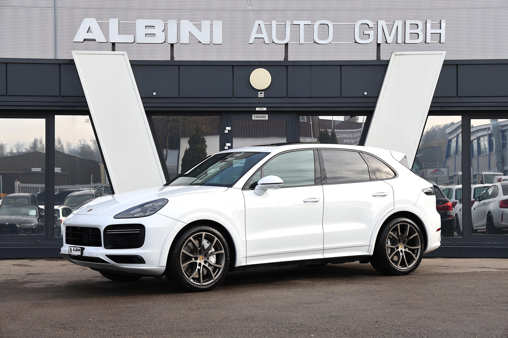 PORSCHE Cayenne Turbo-image-0