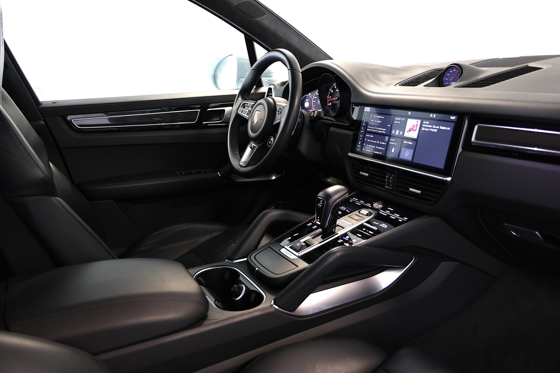 PORSCHE Cayenne Turbo-image-15